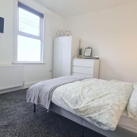 Spacious Private Room In Manor Park Londres Exterior foto